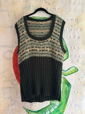 Handmade Sleeveless Knit Vest Top in Dark Green and Cream